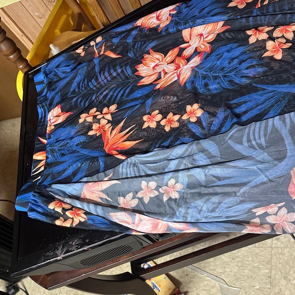 12 clothing pieces - Picture 6 of 14